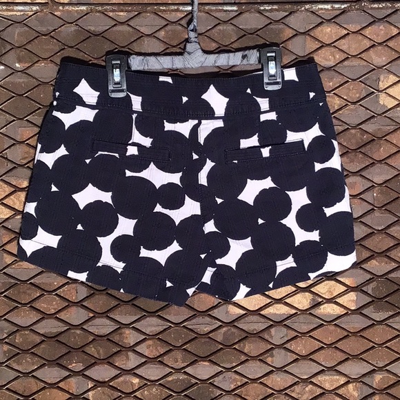 Ann Taylor loft shorts black white polka dot 2 - Picture 3 of 4